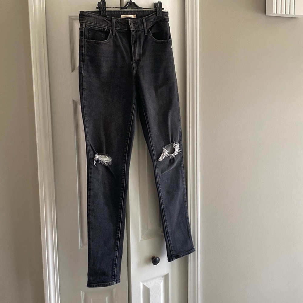 Levi’s high rise skinny. 100% cotton.